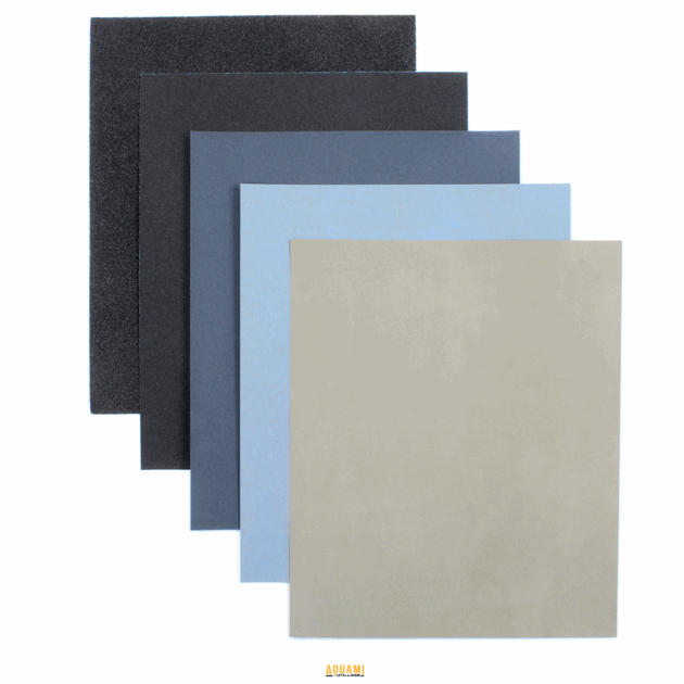 "Papier abrasif imperméable, conçu pour le ponçage à sec et à l’eau. Idéal pour le métal, le bois et les surfaces peintes. Haute résistance et finition parfaite. Disponible chez Outillage Aouami."