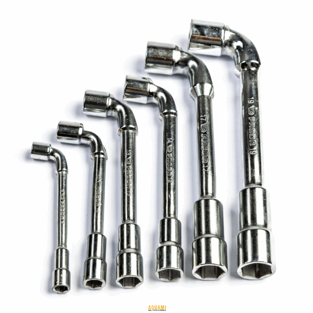 "Clé pipe robuste, conçue pour le serrage et le desserrage des tuyaux et raccords. Idéale pour les installations sanitaires et de plomberie. Disponible chez Outillage Aouami."