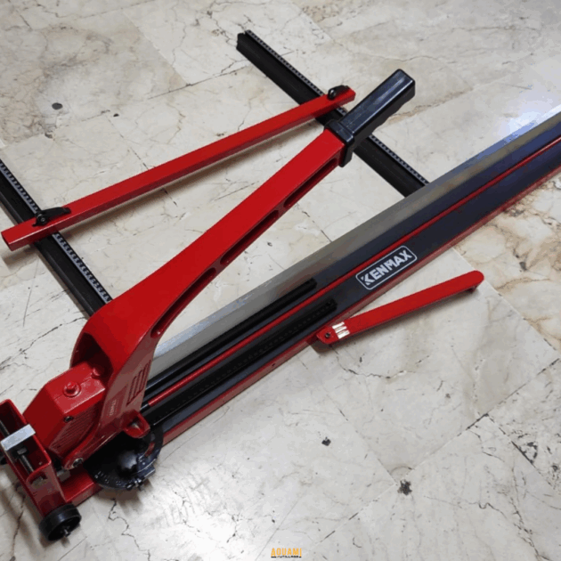"Machine coupe carreau 1.20 mètre, idéale pour couper des carreaux de grandes dimensions avec précision. Disponible chez Outillage Aouami."