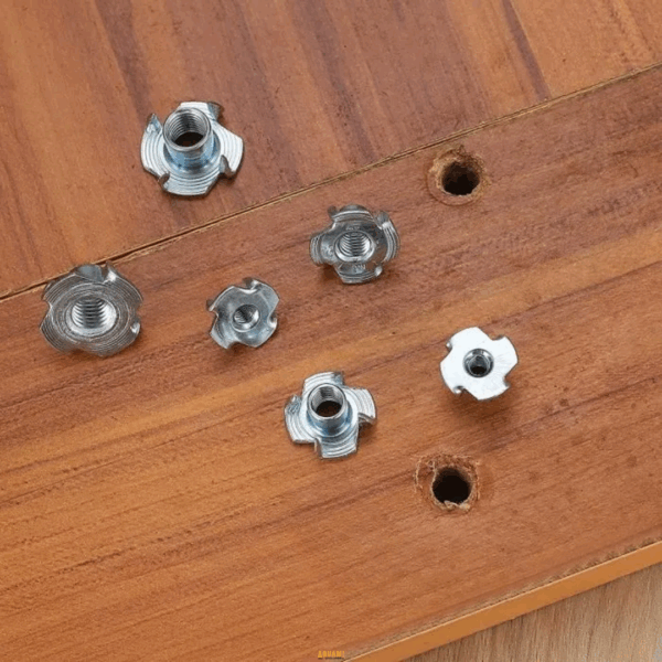 "Écrous à griffe – Solution idéale pour créer un filetage solide dans le bois ou les matériaux tendres."